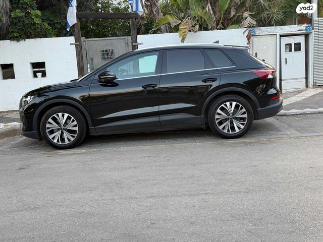 מודעת רכב אאודי Q4 e-tron