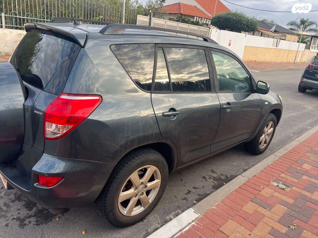 מודעת רכב טויוטה RAV4