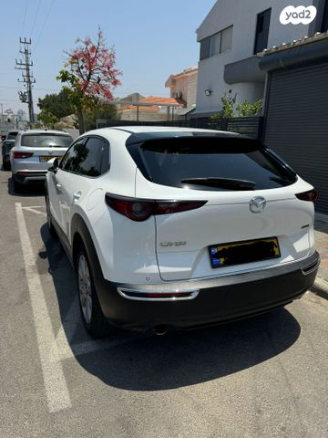מודעת רכב מאזדה CX-30