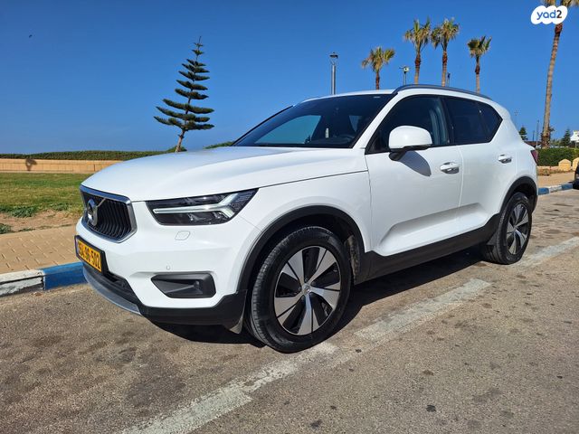מודעת רכב וולוו XC40