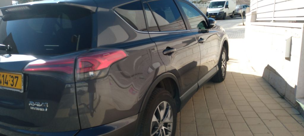 מודעת רכב טויוטה RAV4