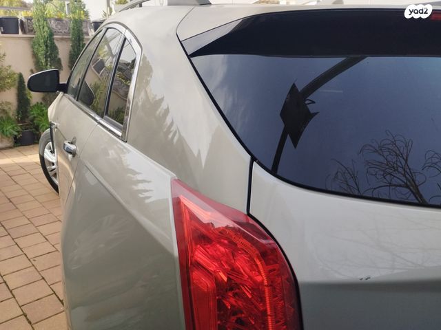 מודעת רכב קאדילק SRX