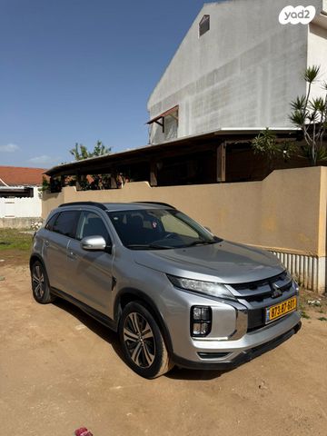 מודעת רכב מיצובישי ASX