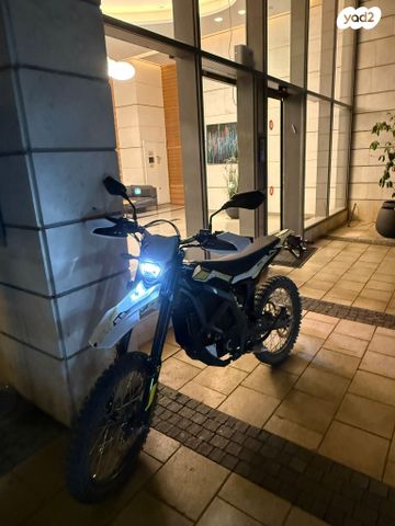 מודעת רכב סורון ULTRA BEE T