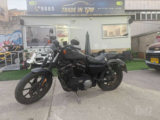 מודעת רכב הרלי דיווידסון איירון 883