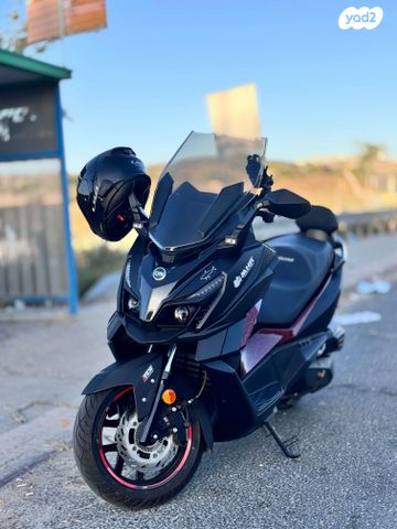 מודעת רכב סאן יאנג קרוזים 300