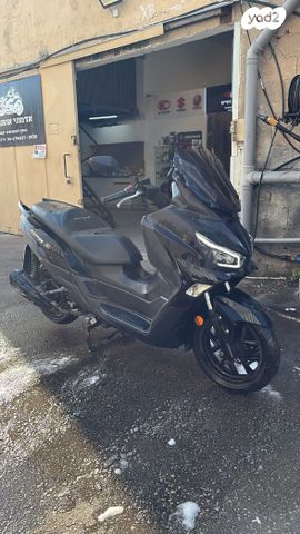 מודעת רכב סאן יאנג ג'וי-מקס 125