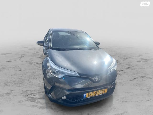 מודעת רכב טויוטה C-HR