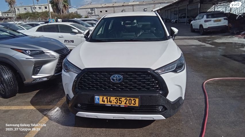 מודעת רכב טויוטה קורולה קרוס