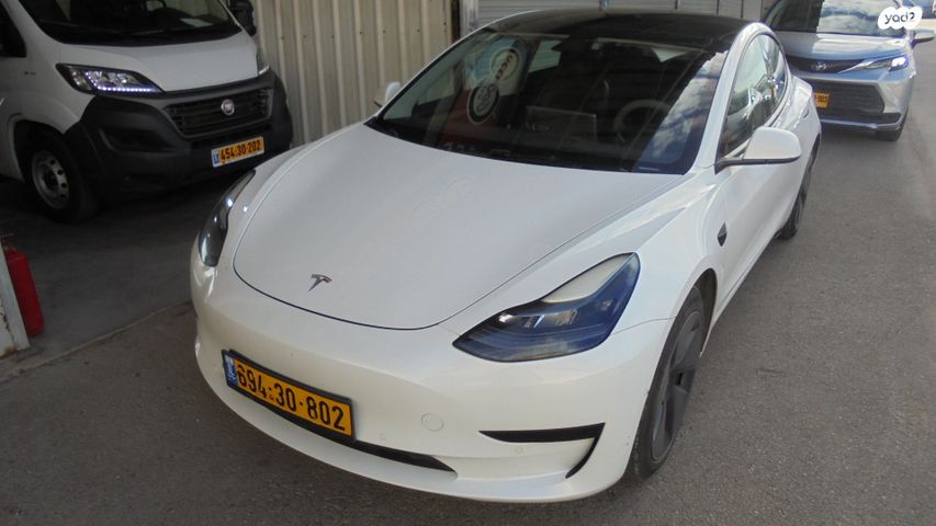 מודעת רכב טסלה מודל 3