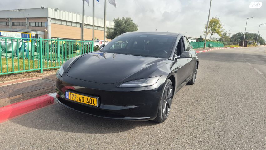 מודעת רכב טסלה מודל 3