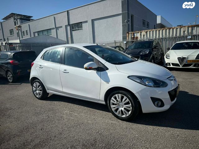 מודעת רכב מאזדה 2