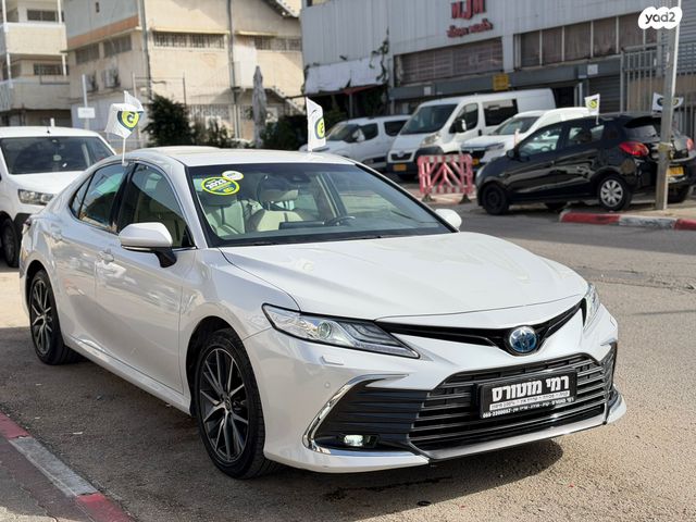 מודעת רכב טויוטה קאמרי 1
