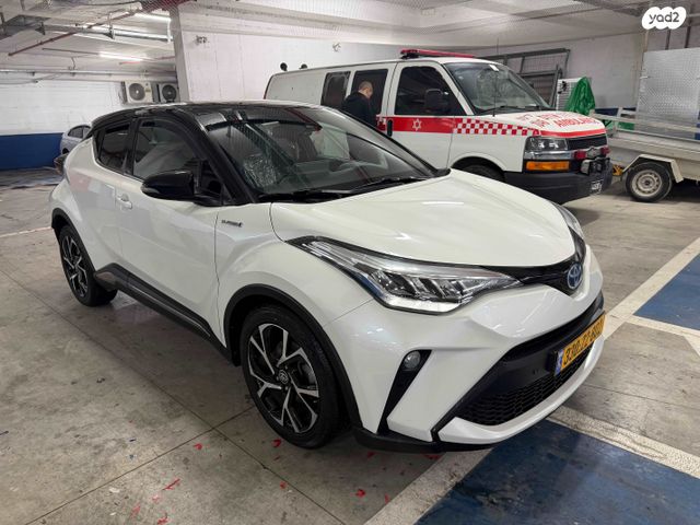 מודעת רכב טויוטה C-HR