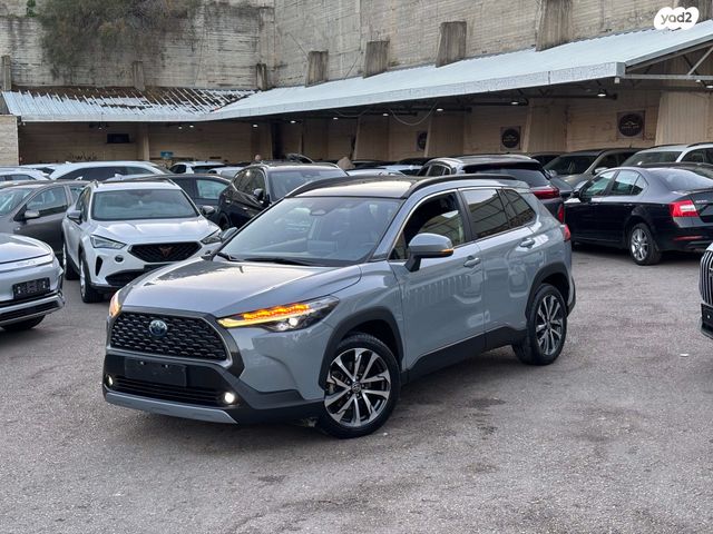 מודעת רכב טויוטה קורולה קרוס