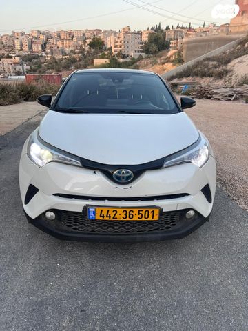 מודעת רכב טויוטה C-HR