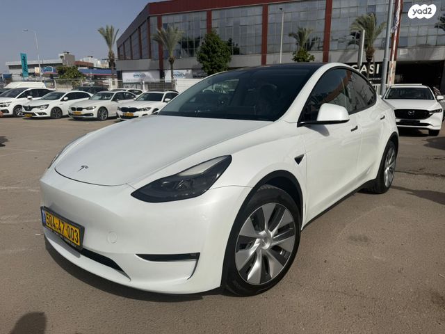 מודעת רכב טסלה מודל Y