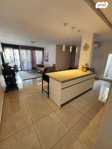 עמק השושנים 18