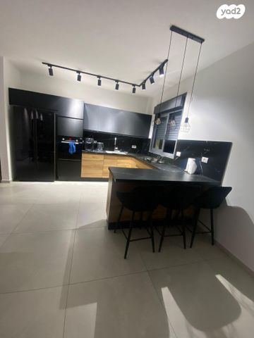 יהושע שטמפפר 80