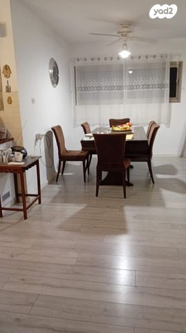 פתח תקווה 14