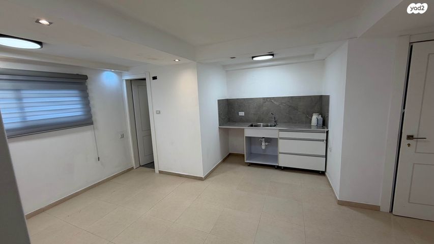 העשרים ואחד 4