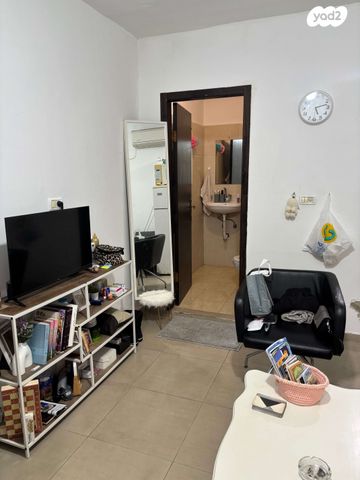 חיים עוזר 18