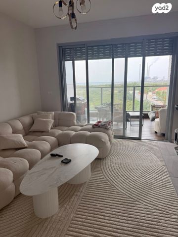 שדרות מנחם בגין 35