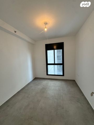 בית גוברין 15