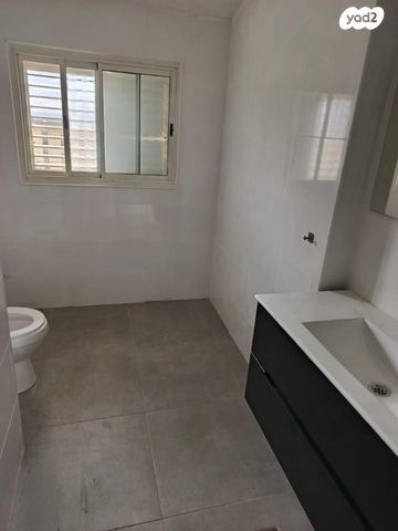 לוי אשכול 1172