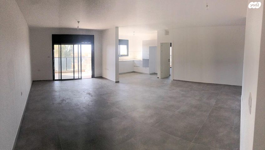 עין המערה 13