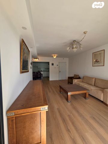 דירה, רעננה