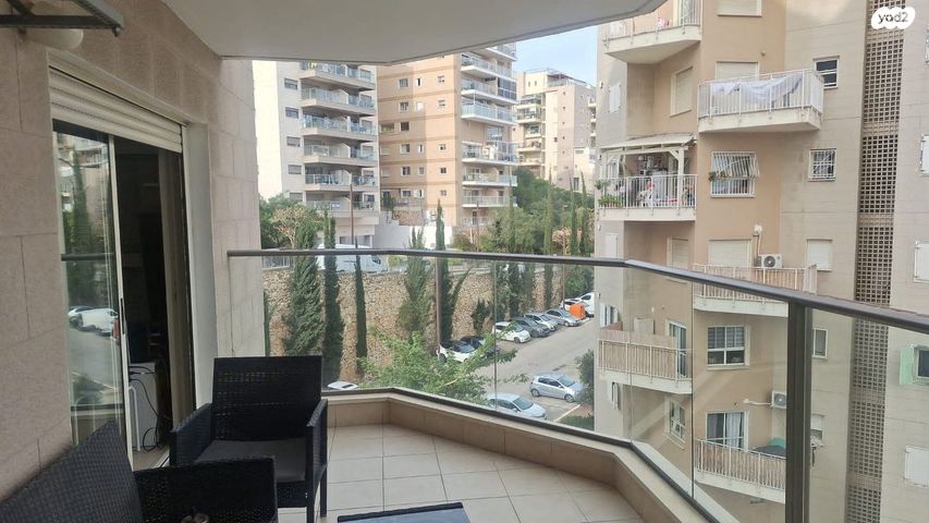 נווה גנים 19