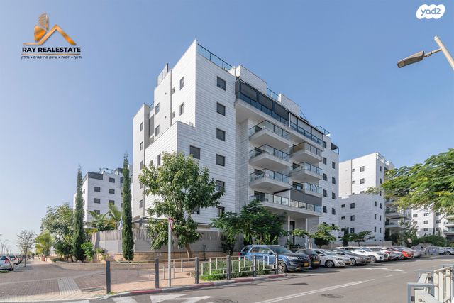 דירת גן, רחל המשוררת, נאות שמיר, יבנה