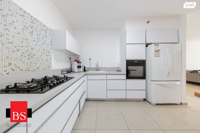 דירה, ברוש, קרית השרון, נתניה