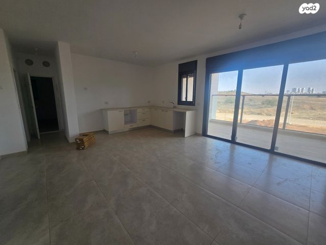 לאה גולדברג 