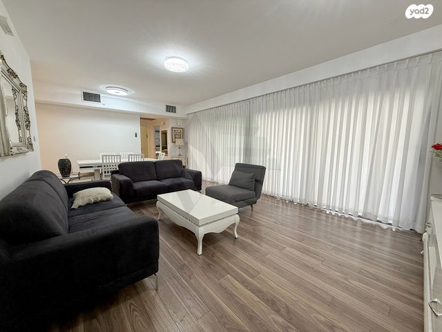 הגוש הגדול, רמת אביב החדשה, נופי ים