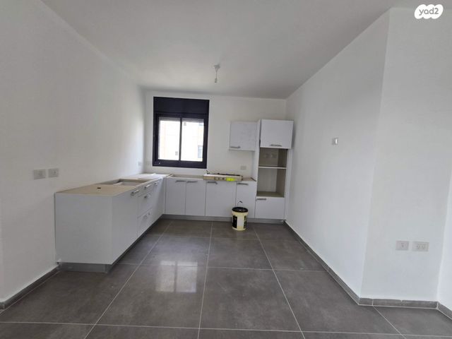 לאה גולדברג 