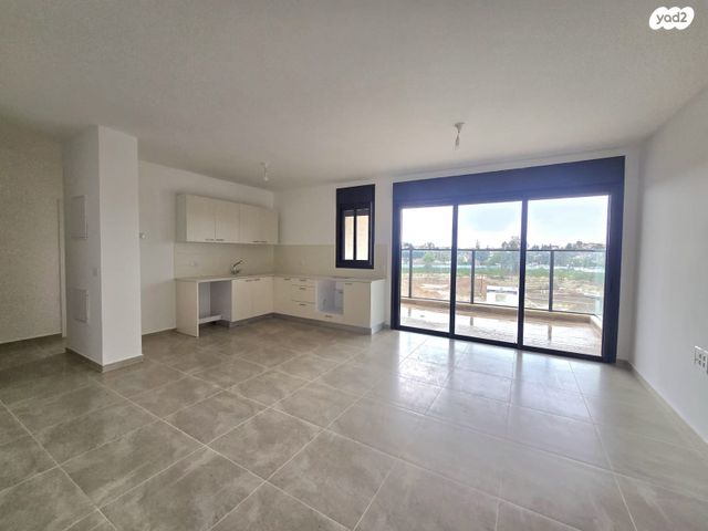 לאה גולדברג 