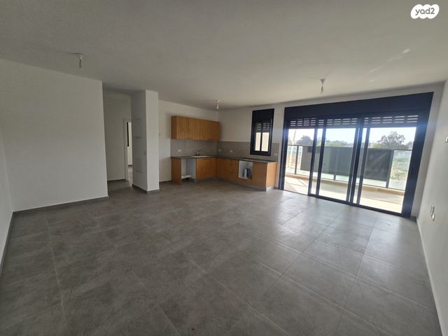 לאה גולדברג 