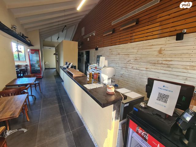 חנויות/ שטח מסחרי