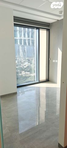 דרך מנחם בגין 156