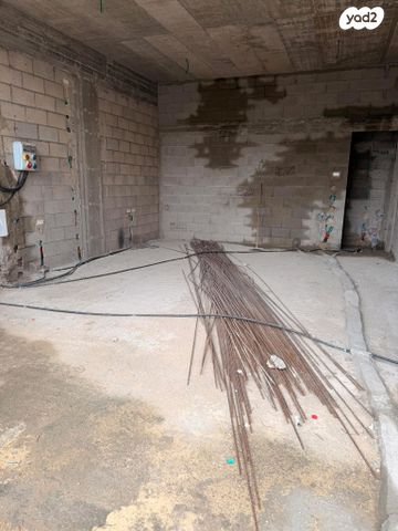 חנויות/ שטח מסחרי