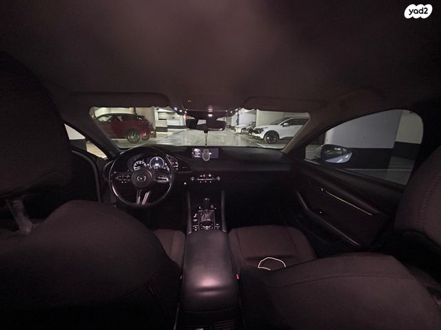 מודעת רכב מאזדה 3