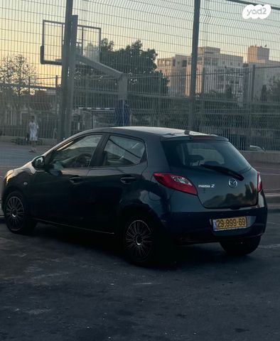 מודעת רכב מאזדה 2