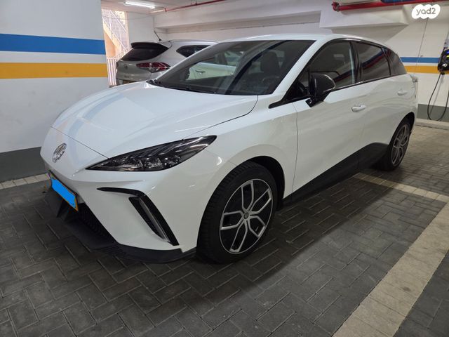 מודעת רכב אם ג'י MG4