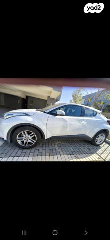 מודעת רכב טויוטה C-HR