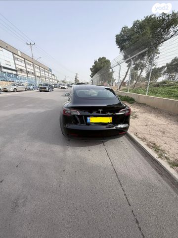 מודעת רכב טסלה מודל 3