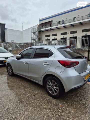 מודעת רכב מאזדה 2