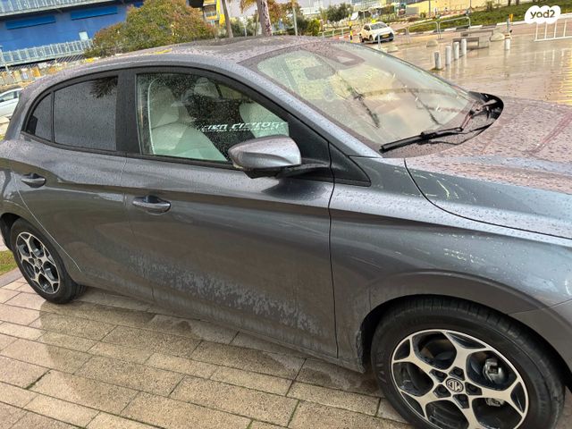 מודעת רכב אם ג'י MG3