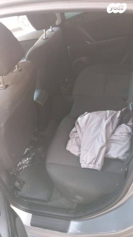 מודעת רכב מאזדה 3